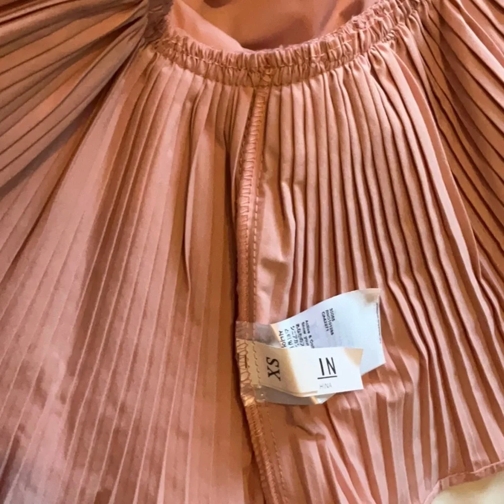 Pink Ruffled Crop Top - Picture 4 of 4